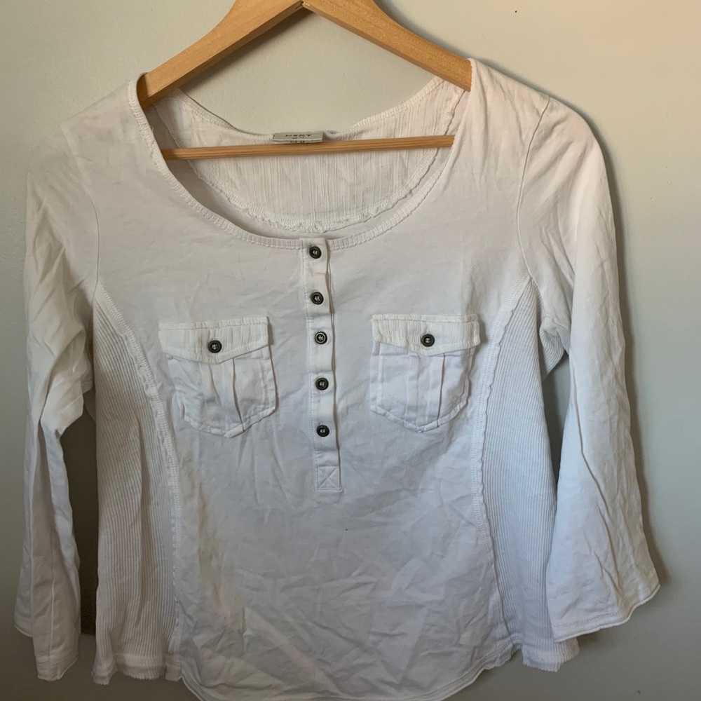 Long sleeved whit shirt